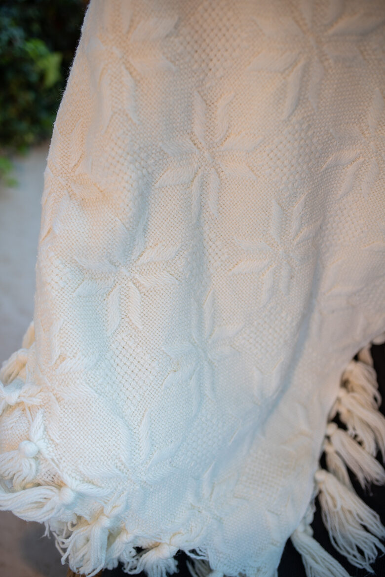 Sega balta, ar bārkstīm