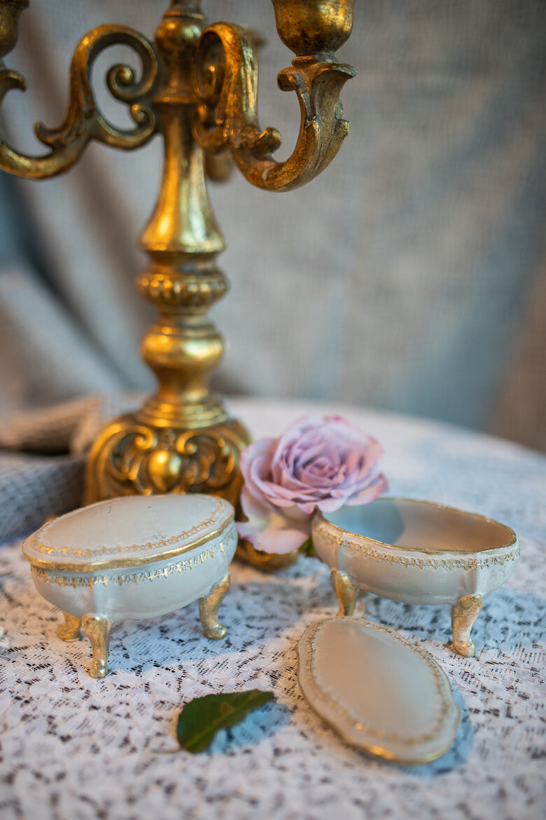 Lādīte ar vāku, apzeltīta