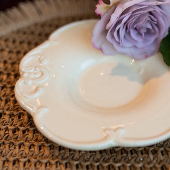 Apakštasītes, krēmīgi greznas