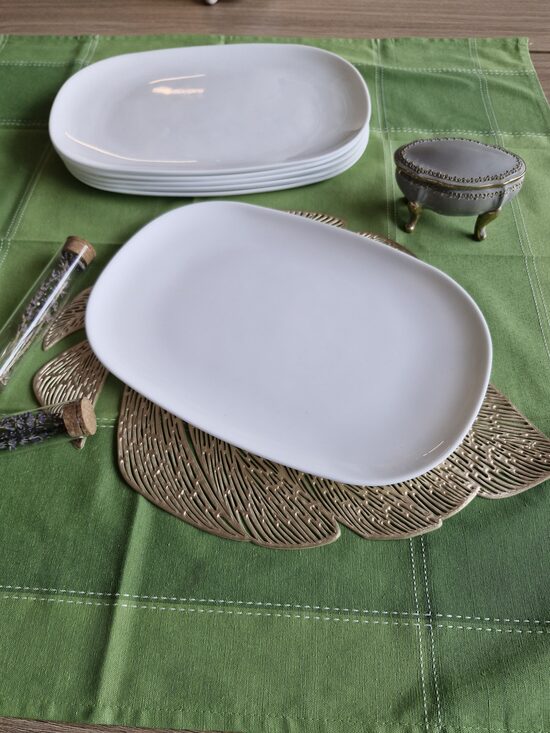 Šķīvji balti, ovāli