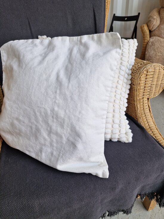 Spilvens balts, lina