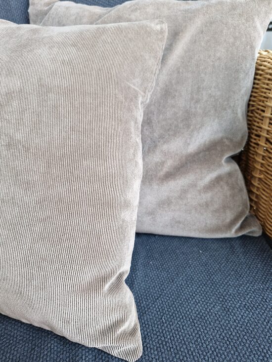 Spilvens brūns, samta