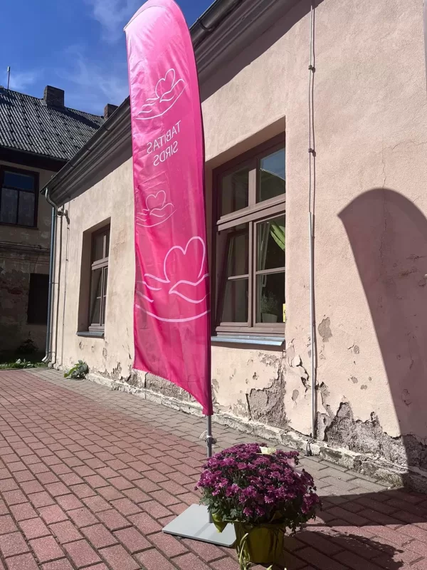 Labdarības organizācija Tabitas sirds atbalsta vietas atvēršana Aizputē